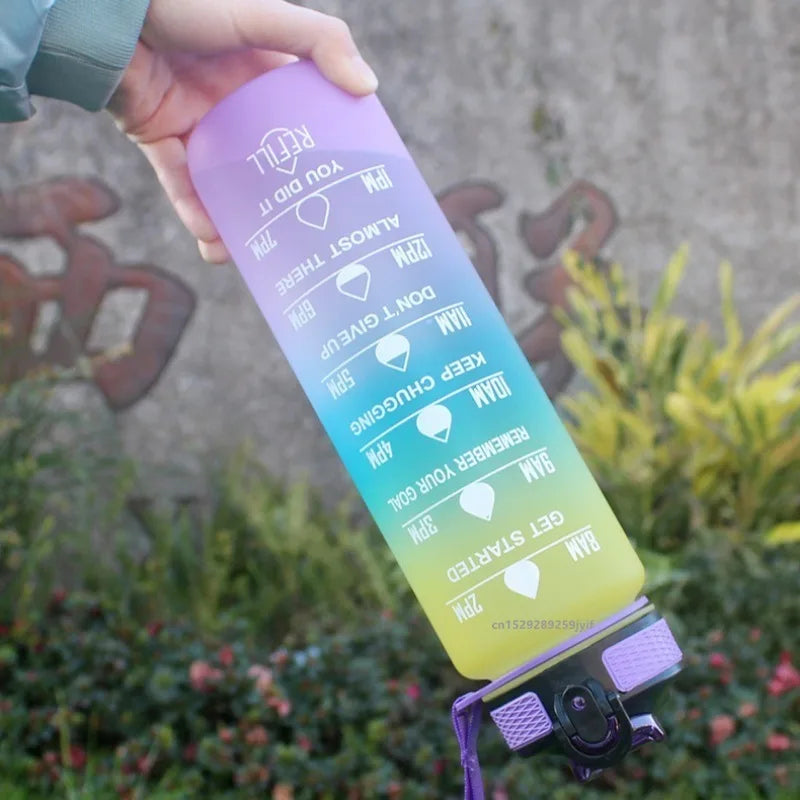 Gourde Avec Paille En Plastique