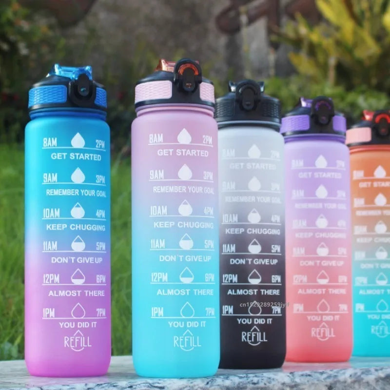 Gourde Avec Paille En Plastique