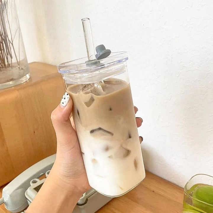 Gourde En Verre Avec Paille