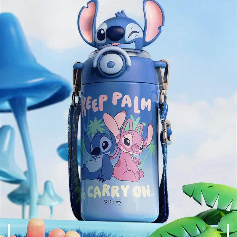 Gourde Stitch inox bleue avec figurine Stitch sur le bouchon, bandoulière et motif Keep Palm and Carry On